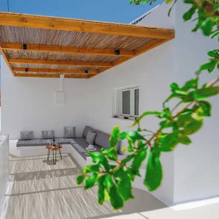 Tre Fiori - The Retreat Fira (Santorini)