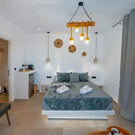Tre Fiori - The Retreat Fira (Santorini)