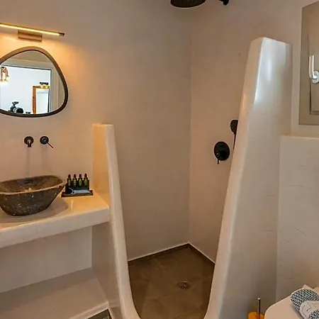 Tre Fiori - The Retreat Fira (Santorini)