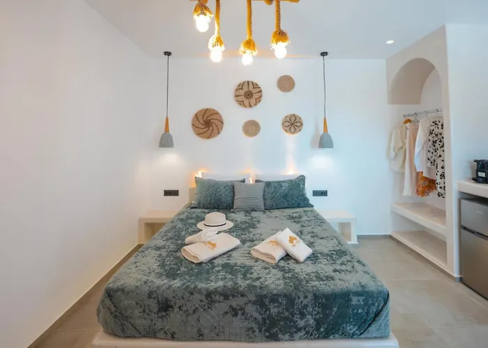 Tre Fiori - The Retreat Fira (Santorini)